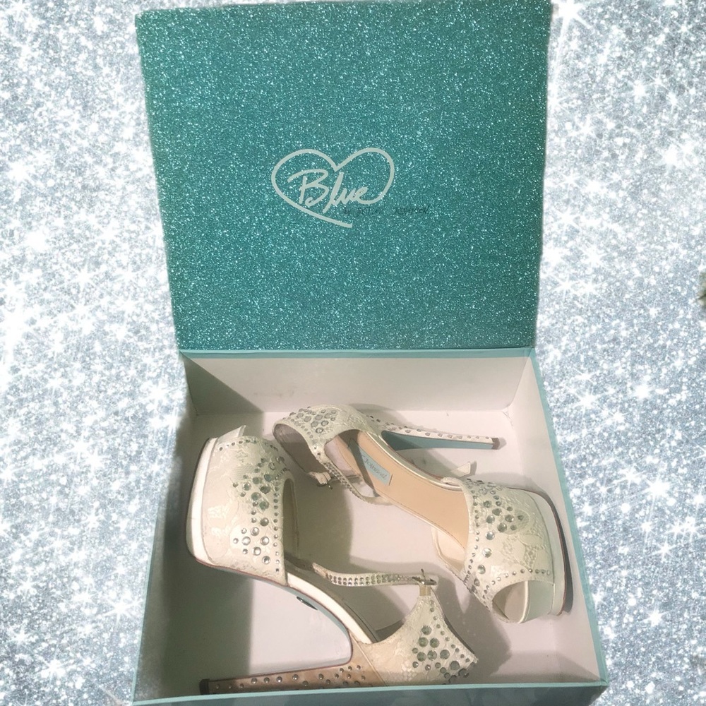 Betsey Johnson Doll Pumps 💎💎💎